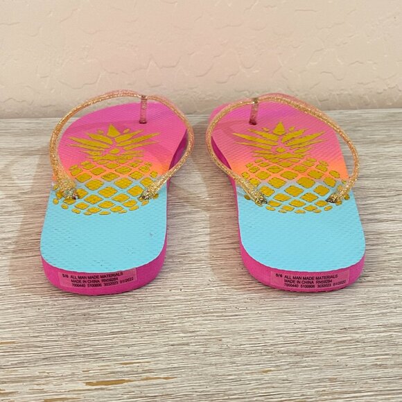 New The Children's Place Flip Flop Sandals Foil Metallic Gold Pineapple 5/6 - Picture 4 of 9